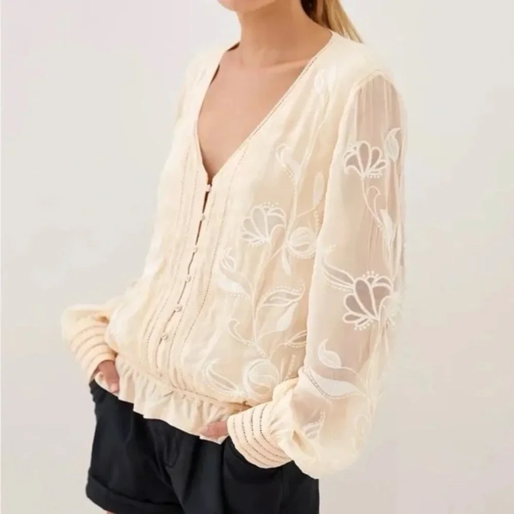 BY ANTHROPOLOGIE Embroidered blouse size L - Picture 2 of 7